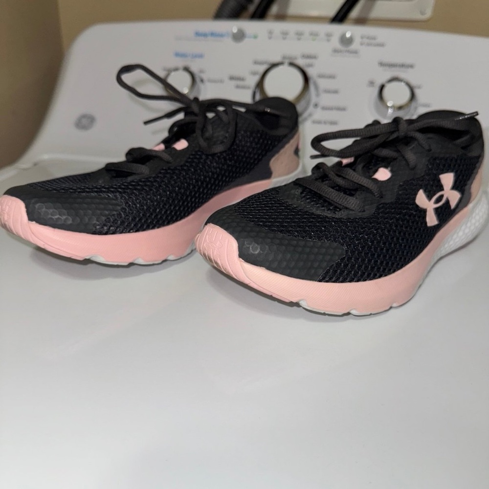 Under Armour Kids Black and Light Pink Sneakers